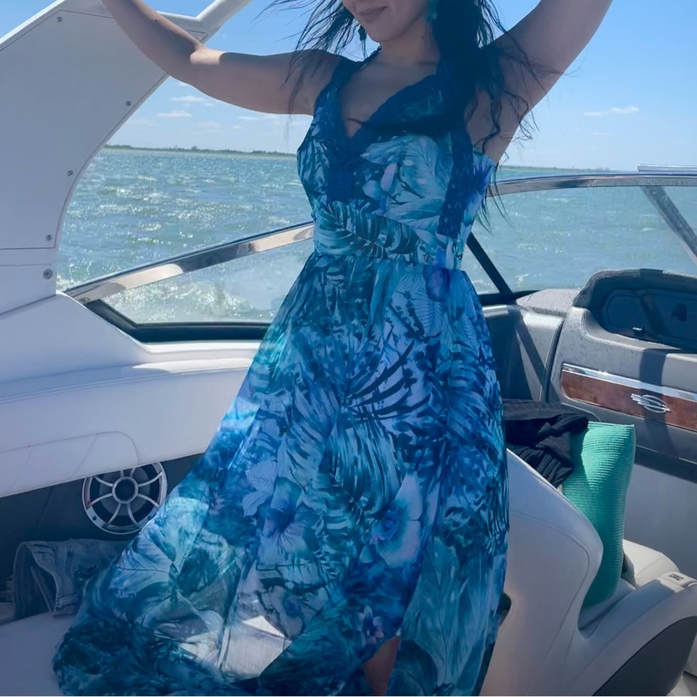 GUESS Batik Tropical Print Blue size Small